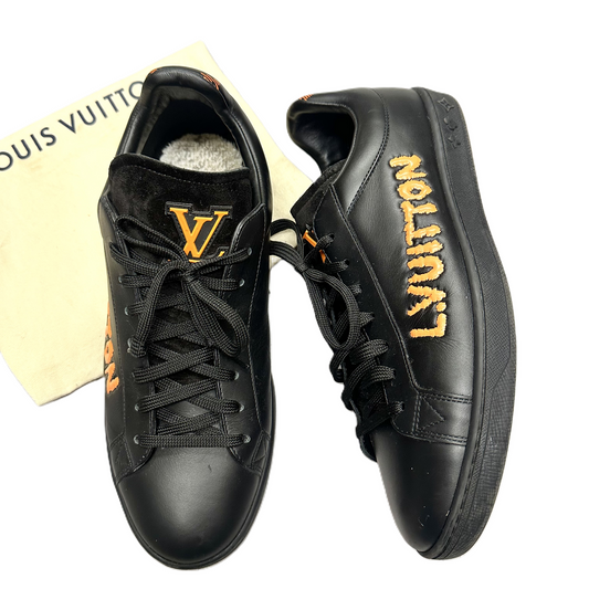 Shoes Luxury Designer By Louis Vuitton In Black & Orange, Size: 8.5