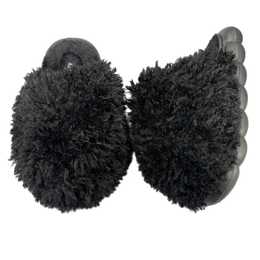 Slippers By Azalea Wang In Black