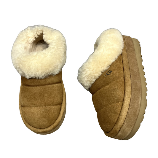 Slippers Designer By Ugg In Tan, Size: 6