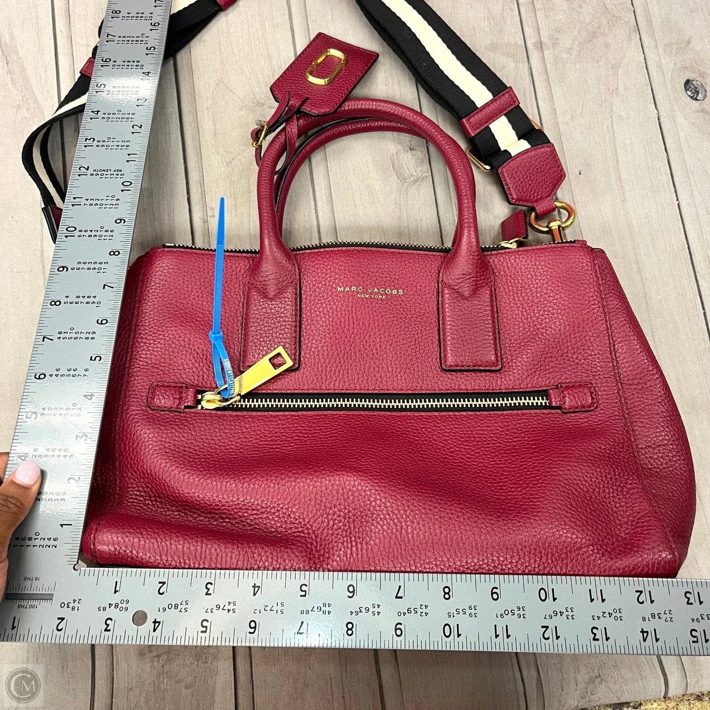 Handbag Designer By Marc Jacobs, Size: Medium