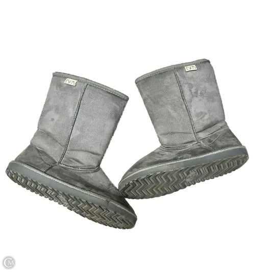 Boots Ankle Flats By Eskis In Grey, Size: 8