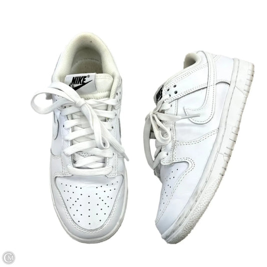 Shoes Sneakers By Nike In White, Size: 6.5