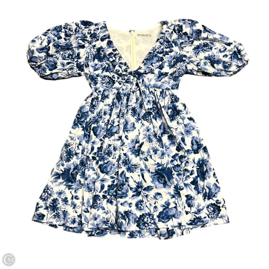 Dress Casual Short By Abercrombie And Fitch In Blue & White, Size: S