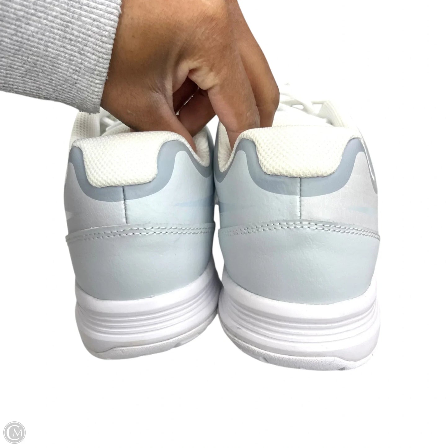 Shoes Athletic By Nike In Grey & White, Size: 8.5