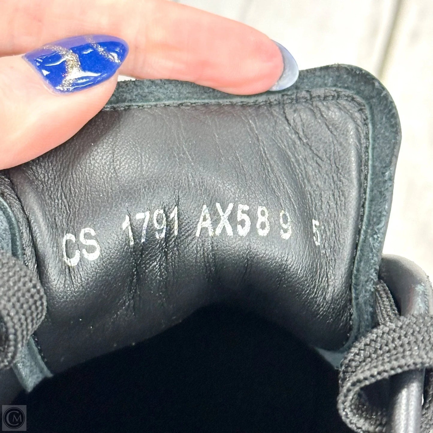 Shoes Luxury Designer By Dolce And Gabbana In Black & White, Size: 7.5