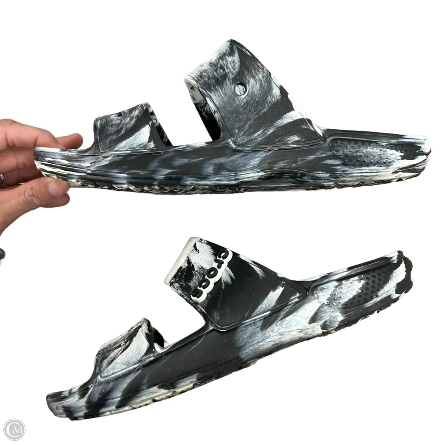 Sandals Flats By Crocs In Black & White, Size: 9