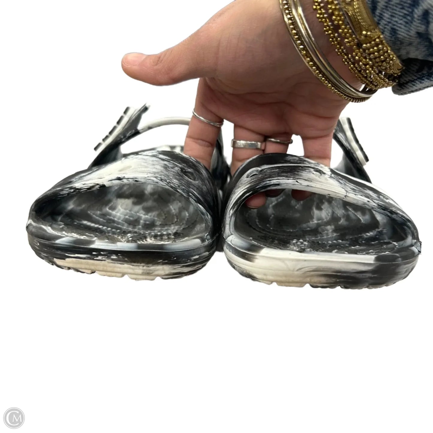 Sandals Flats By Crocs In Black & White, Size: 9