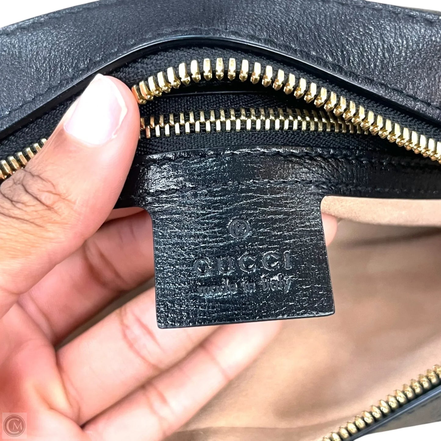 Crossbody Luxury Designer By Gucci, Size: Small