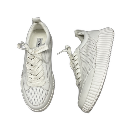 Shoes Sneakers By Steve Madden In White, Size: 6.5