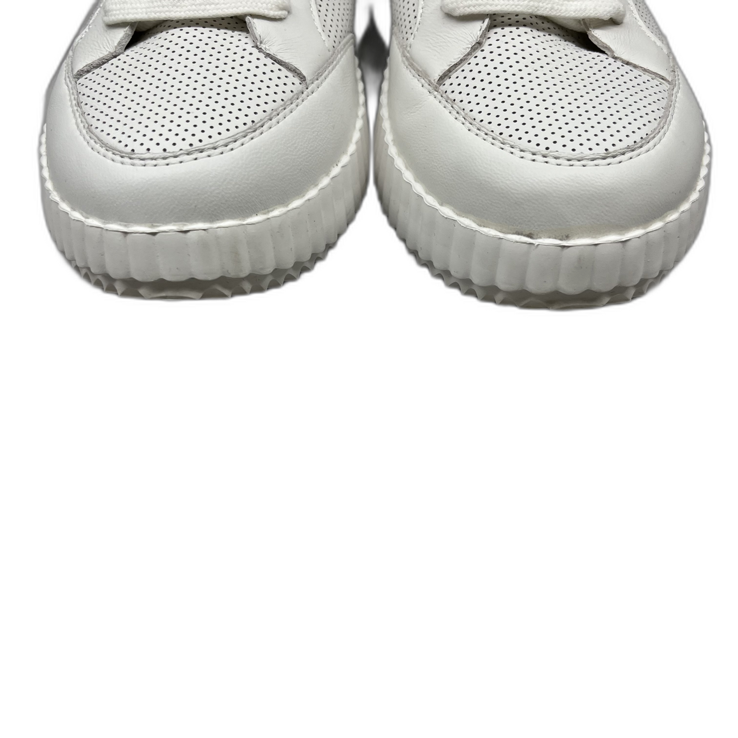 Shoes Sneakers By Steve Madden In White, Size: 6.5