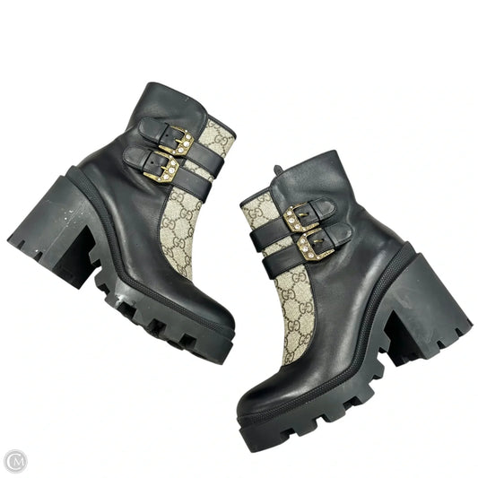 Boots Luxury Designer By Gucci In Black & Tan, Size: 7.5
