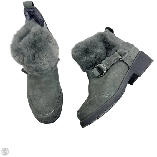 Boots Ankle Heels By Bearpaw In Grey, Size: 9