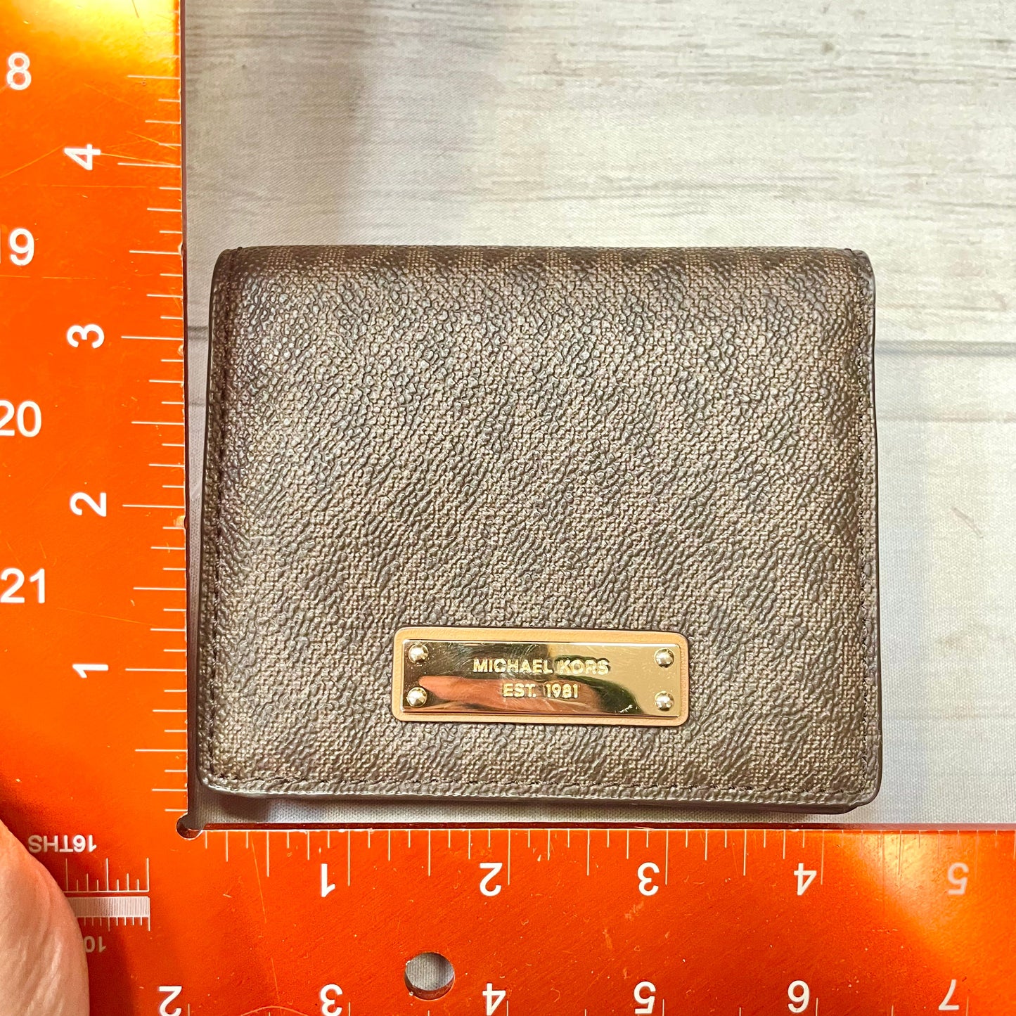 Wallet Designer By Michael Kors  Size: Small