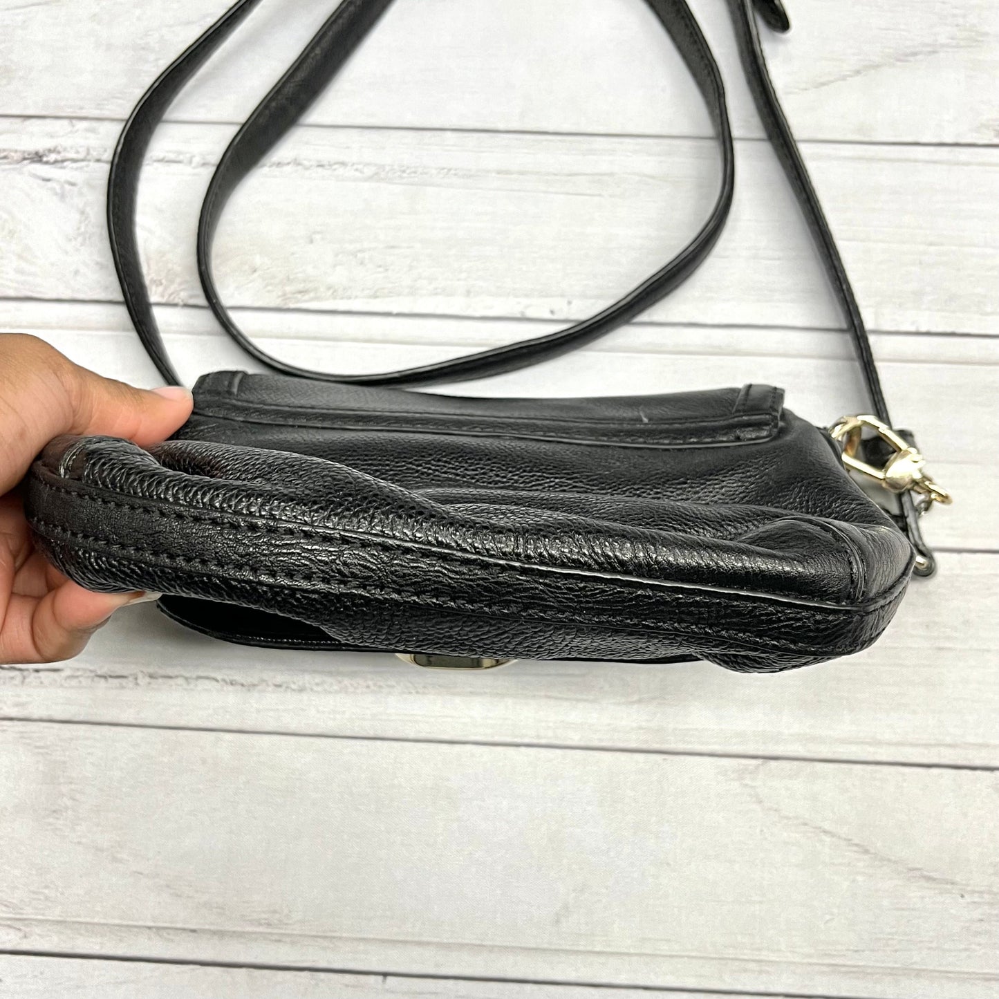 Crossbody Leather By Dkny  Size: Small