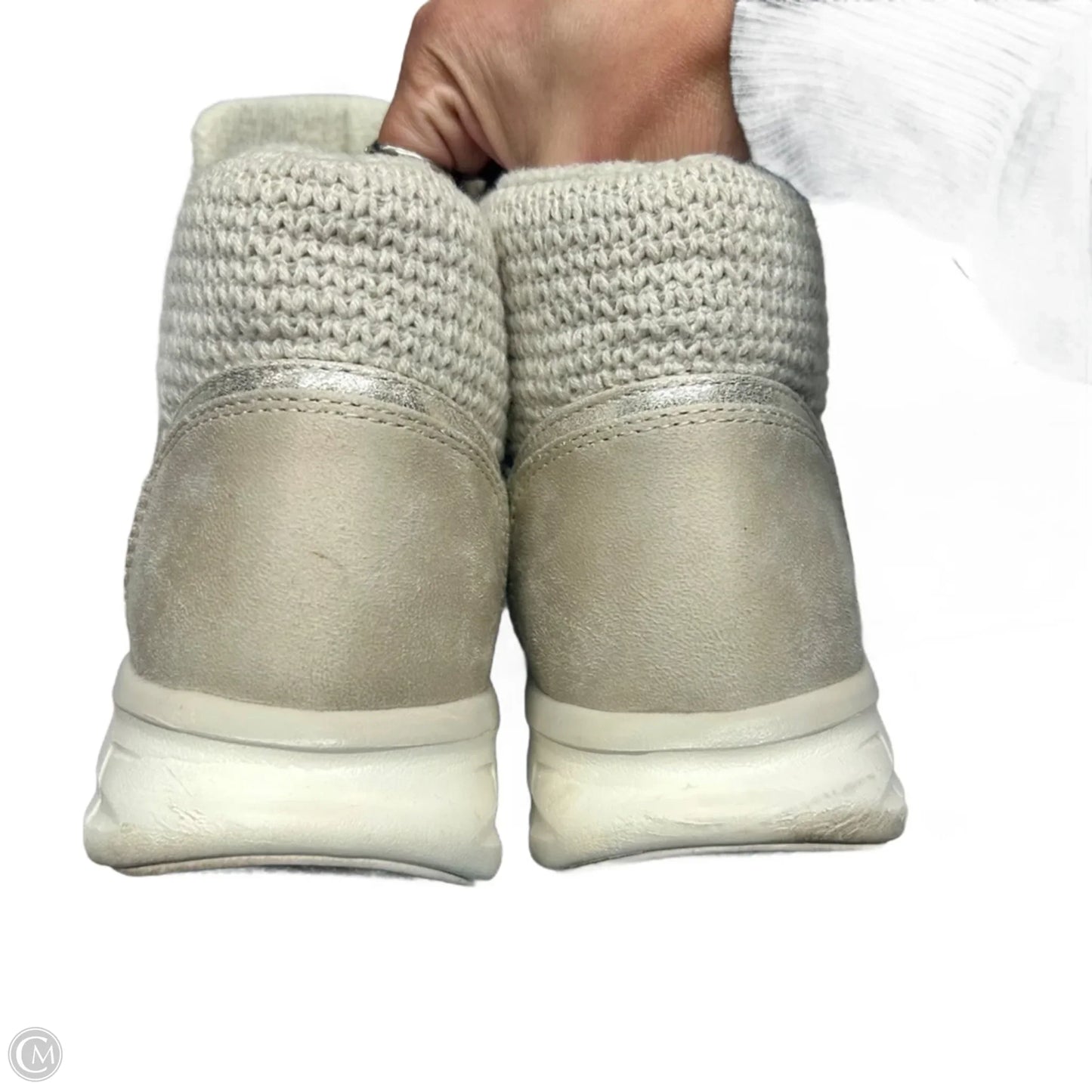 Boots Ankle Flats By Skechers In Cream, Size: 10