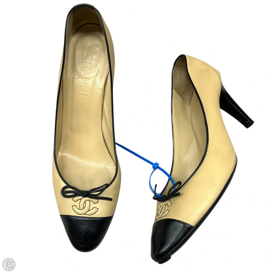 Shoes Luxury Designer By Chanel In Black & Cream, Size: 9.5