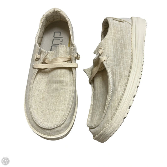 Shoes Flats By Hey Dude In Cream, Size: 6