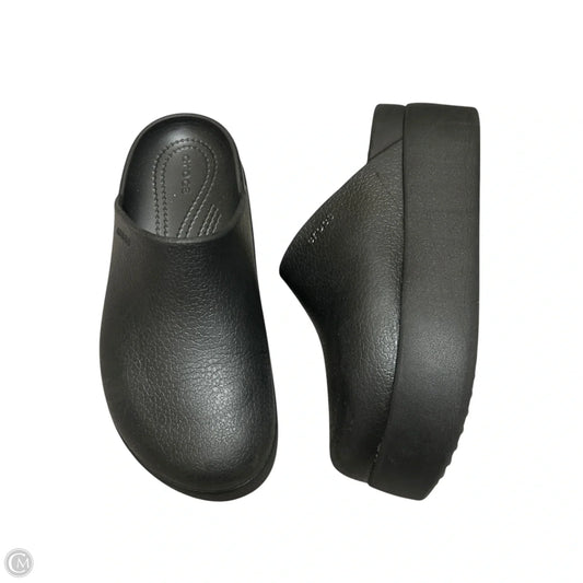 Shoes Heels Platform By Crocs In Black, Size: 6