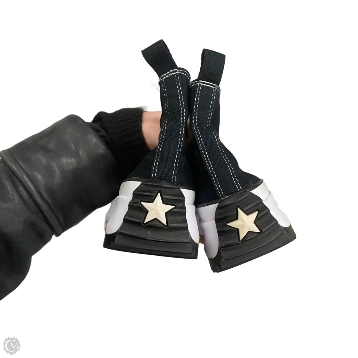 Shoes Sneakers By Converse In Black & White, Size: 6