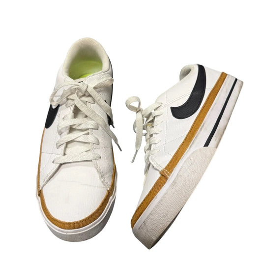 Shoes Sneakers By Nike In Black & White, Size: 7.5