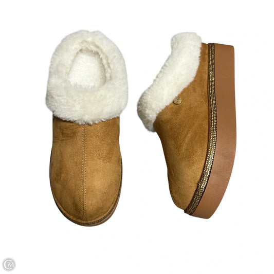 Shoes Flats By Joy Joy In Brown, Size: 5