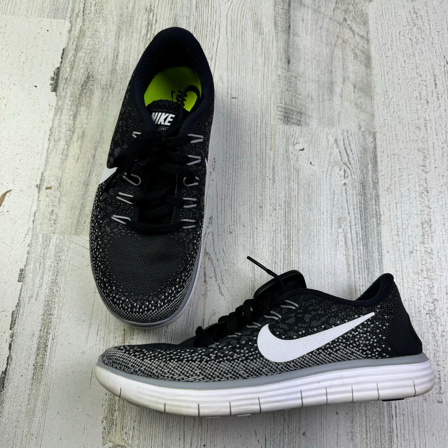 Shoes Athletic By Nike In Black, Size: 6