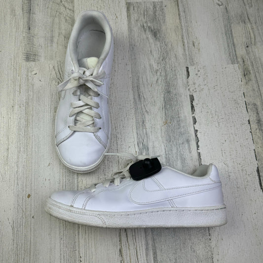 White Shoes Sneakers Nike, Size 8