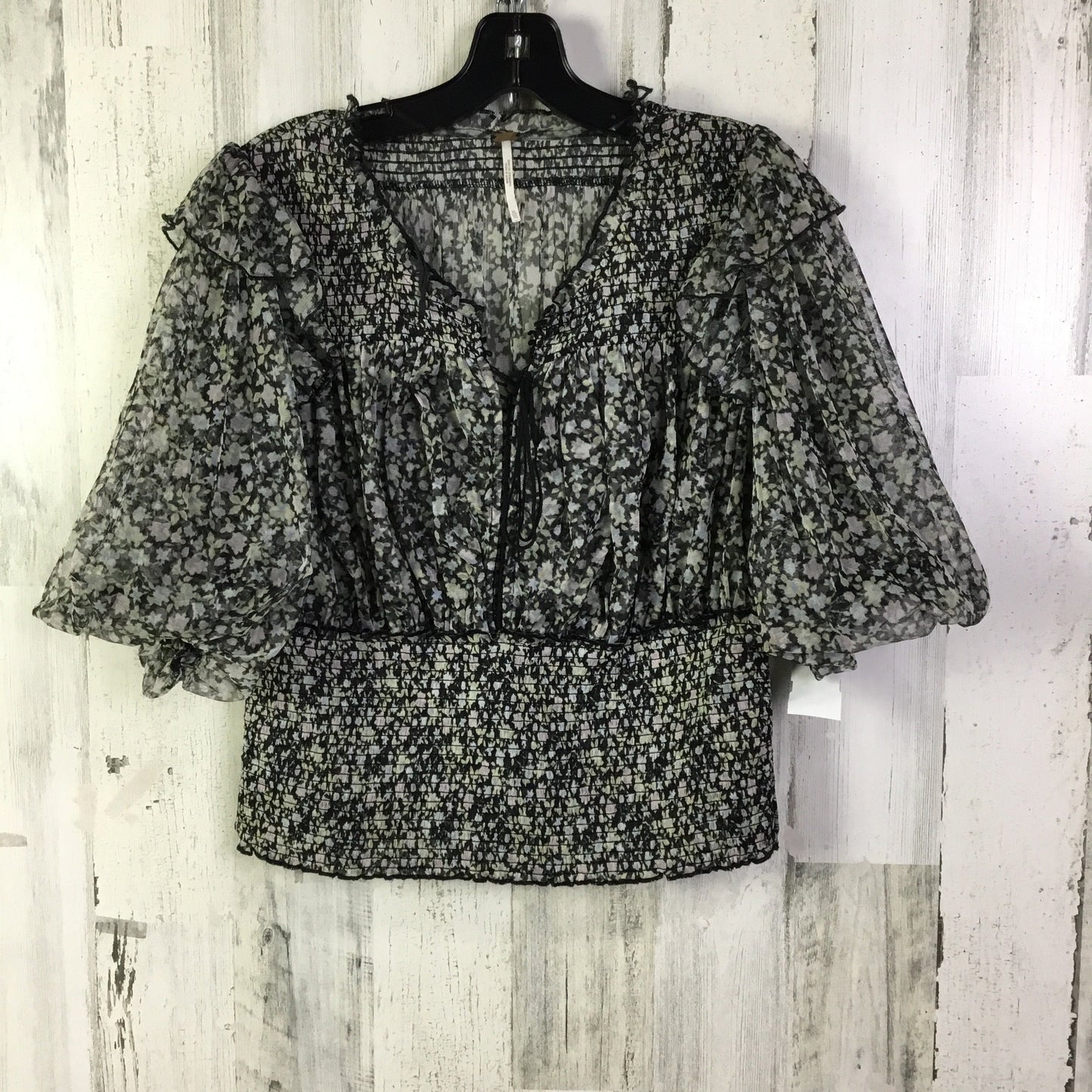 Top Short Sleeve By Free People In Floral Print, Size: Xl