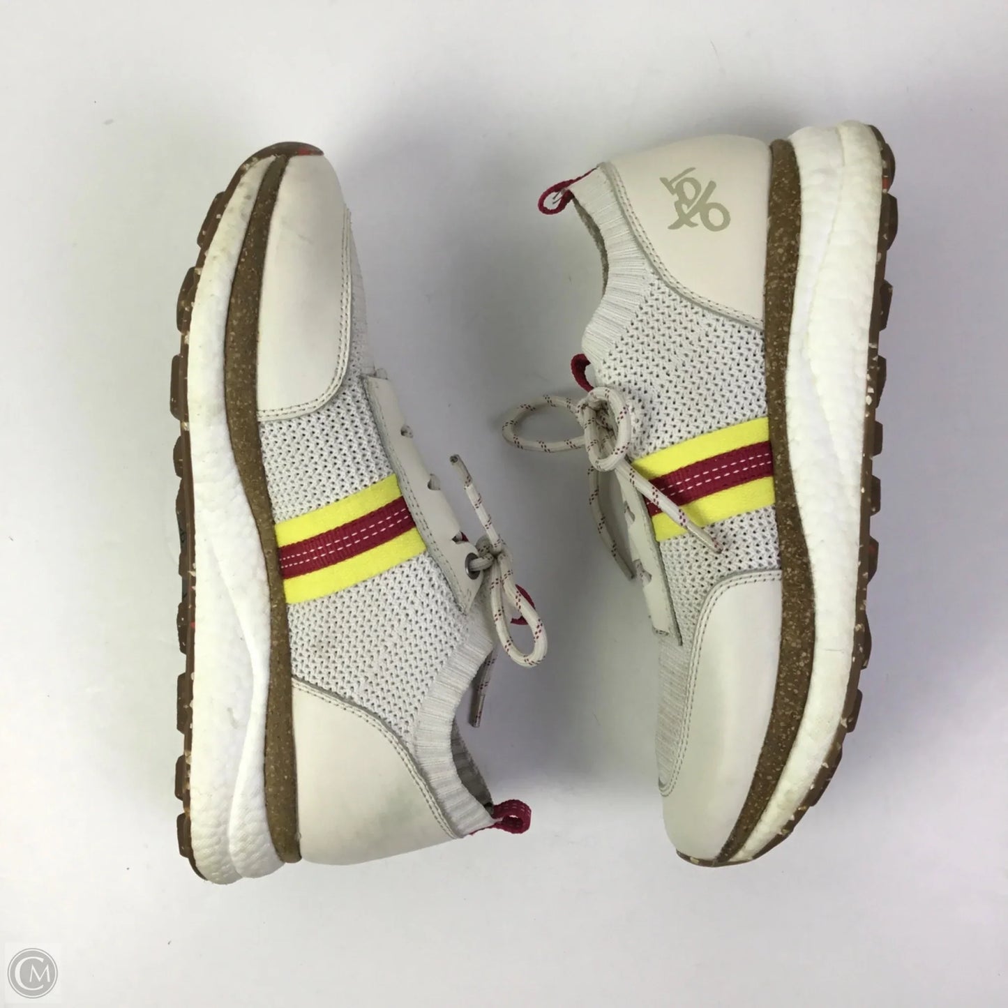 Shoes Sneakers By Clothes Mentor In Cream, Size: 9