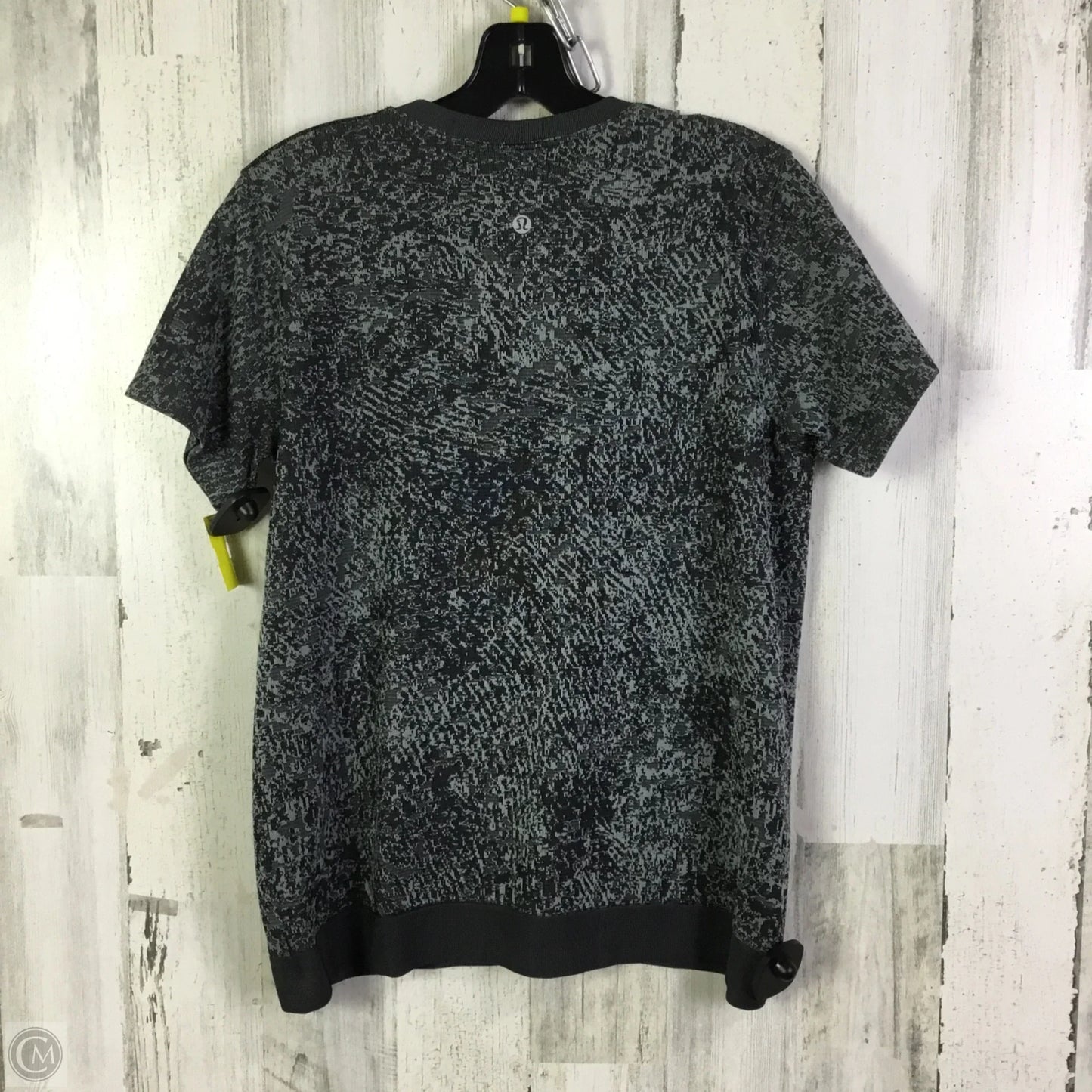 Athletic Top Short Sleeve By Lululemon In Grey, Size: 8