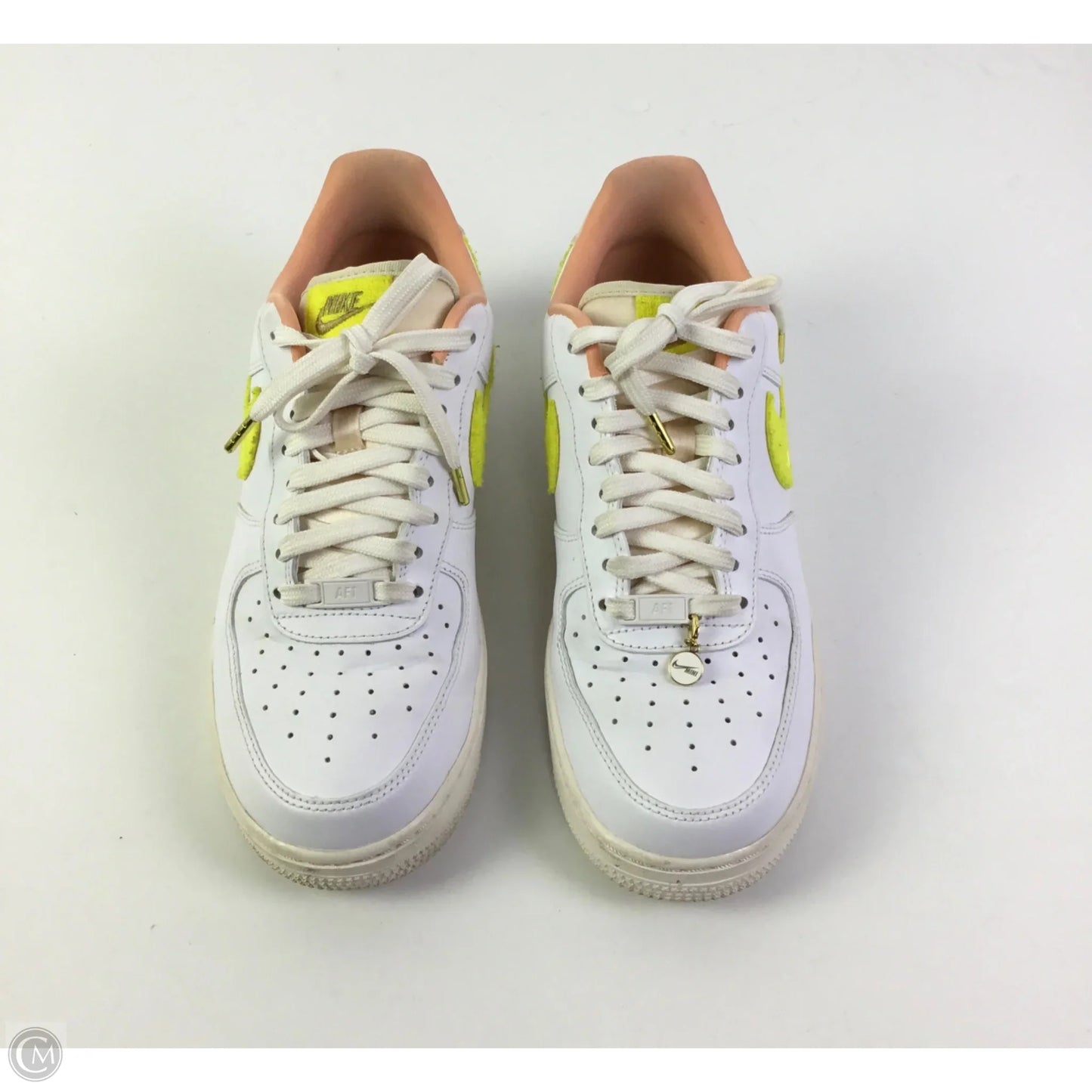 Shoes Athletic By Nike In White & Yellow, Size: 9.5