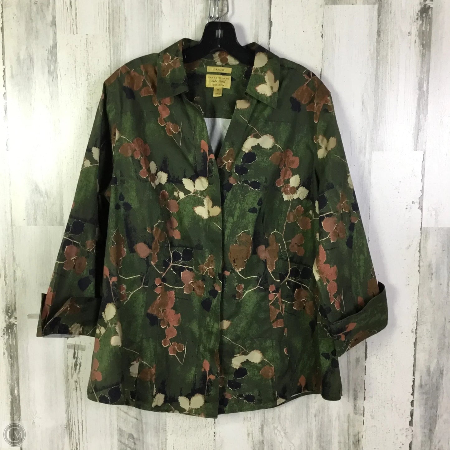 Top 3/4 Sleeve By Investments In Green, Size: 1x