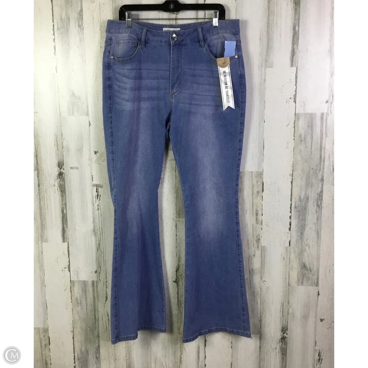 Jeans Flared By Clothes Mentor In Blue Denim, Size: 16