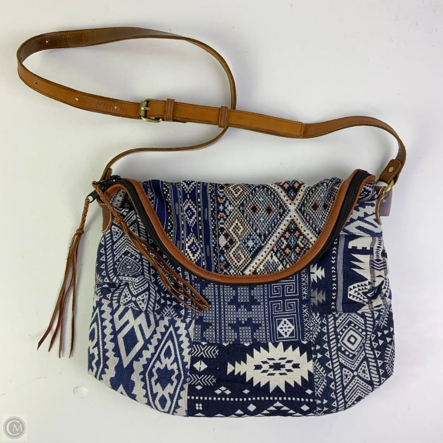 Crossbody By Clothes Mentor, Size: Large
