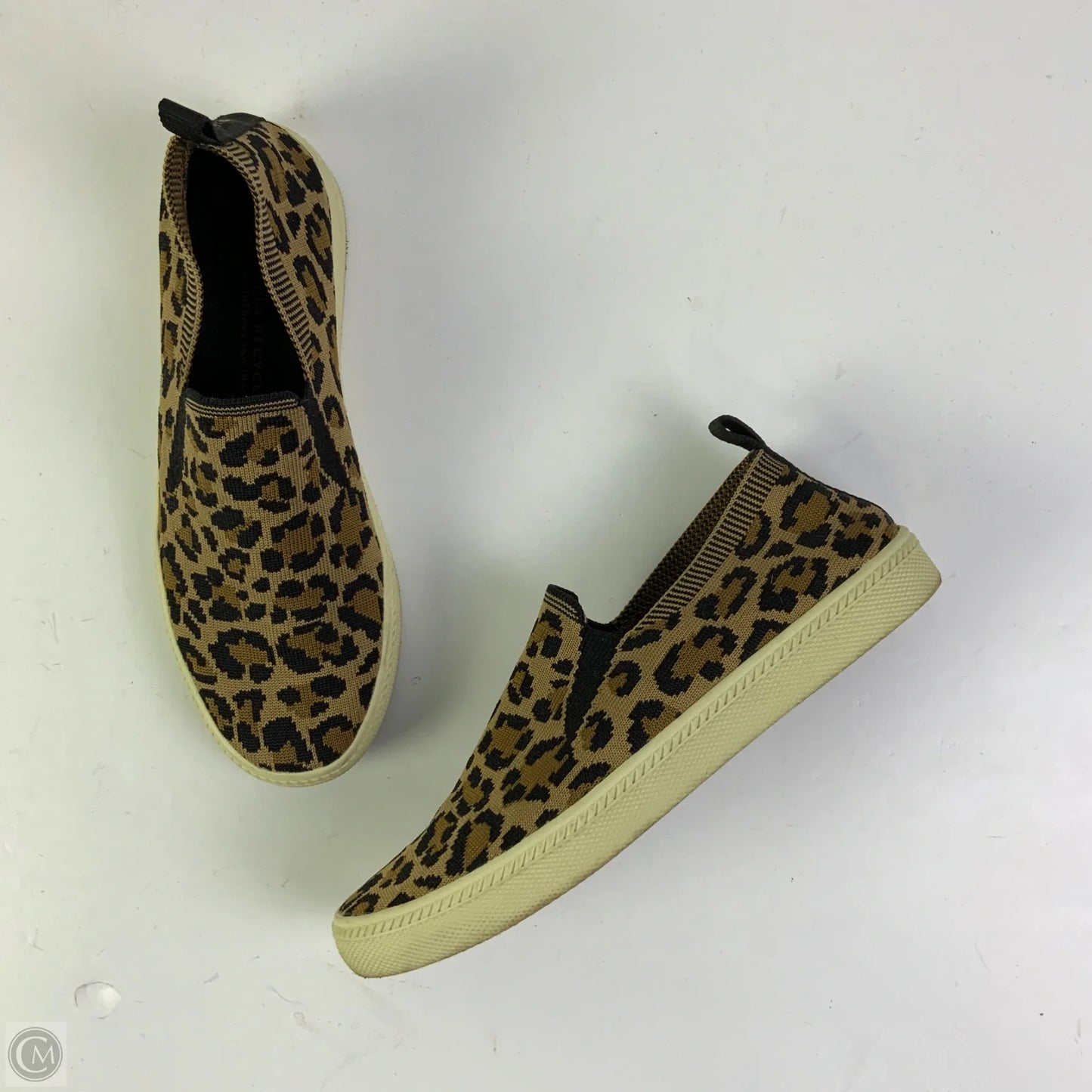 Shoes Flats By Earth In Animal Print, Size: 8.5