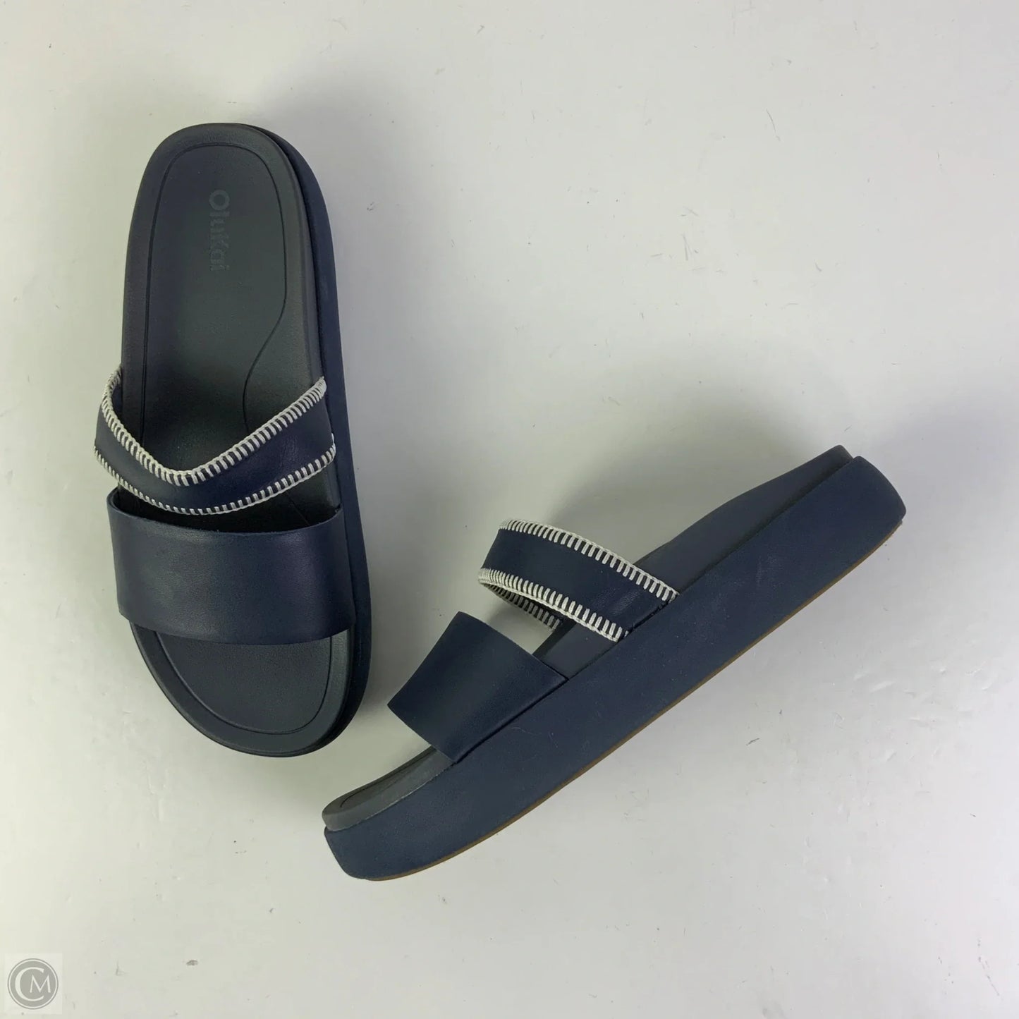 Sandals Flats By Olukai In Navy, Size: 10