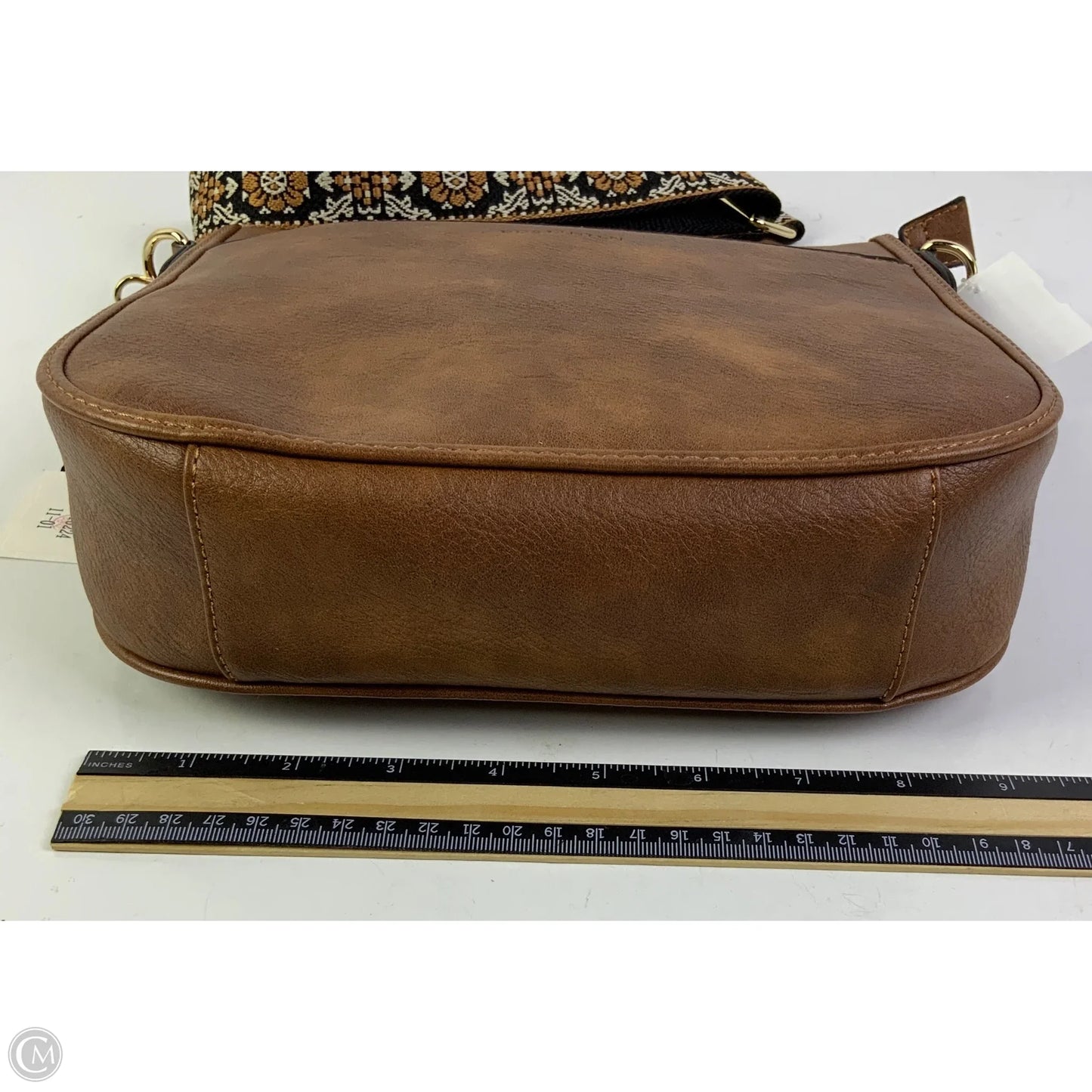 Crossbody By Clothes Mentor, Size: Medium