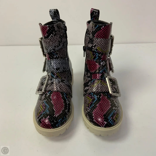 Boots Ankle Flats By True Craft In Snakeskin Print, Size: 6