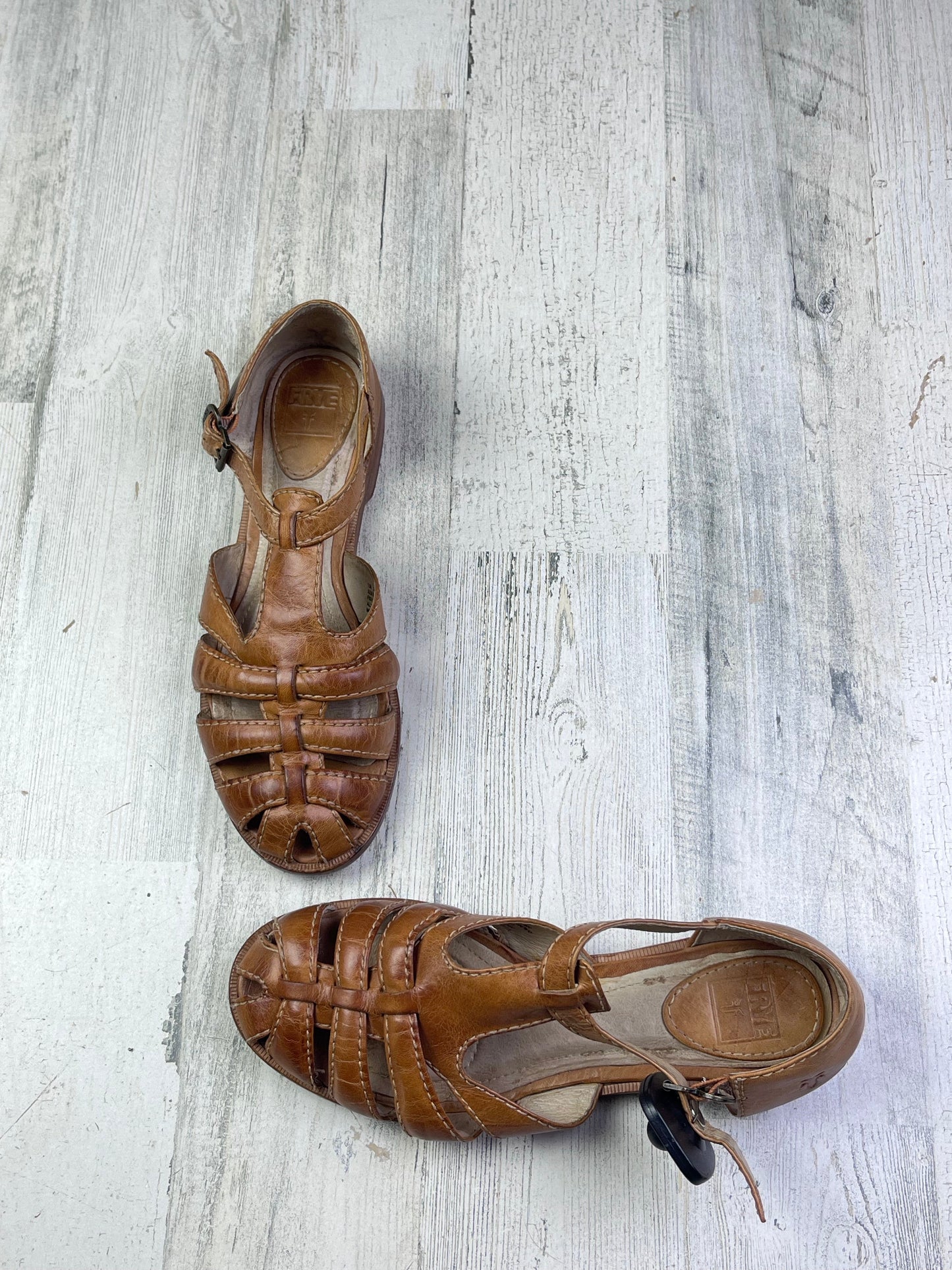 Shoes Flats By Frye In Brown, Size: 7.5