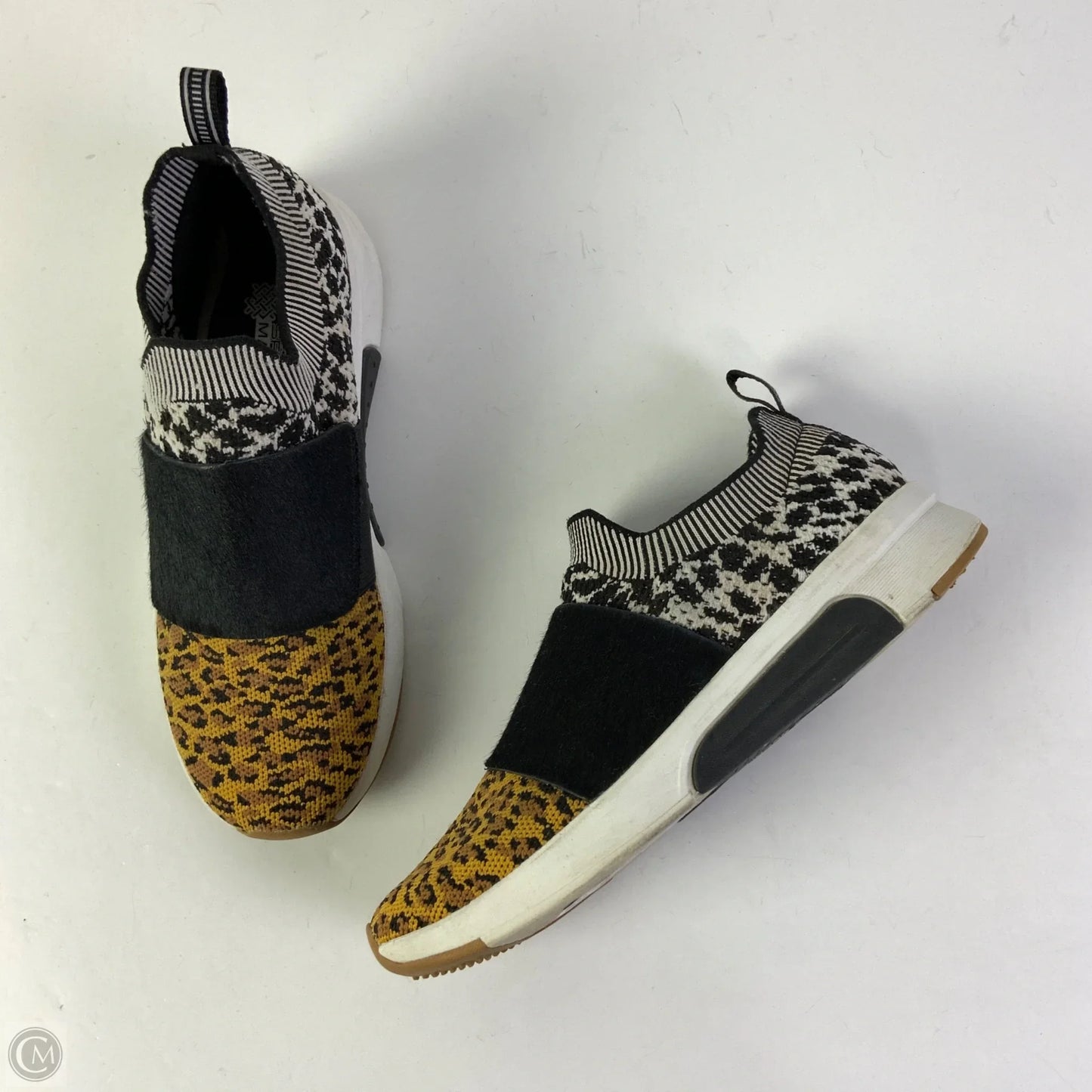 Shoes Sneakers By Clothes Mentor In Animal Print, Size: 7