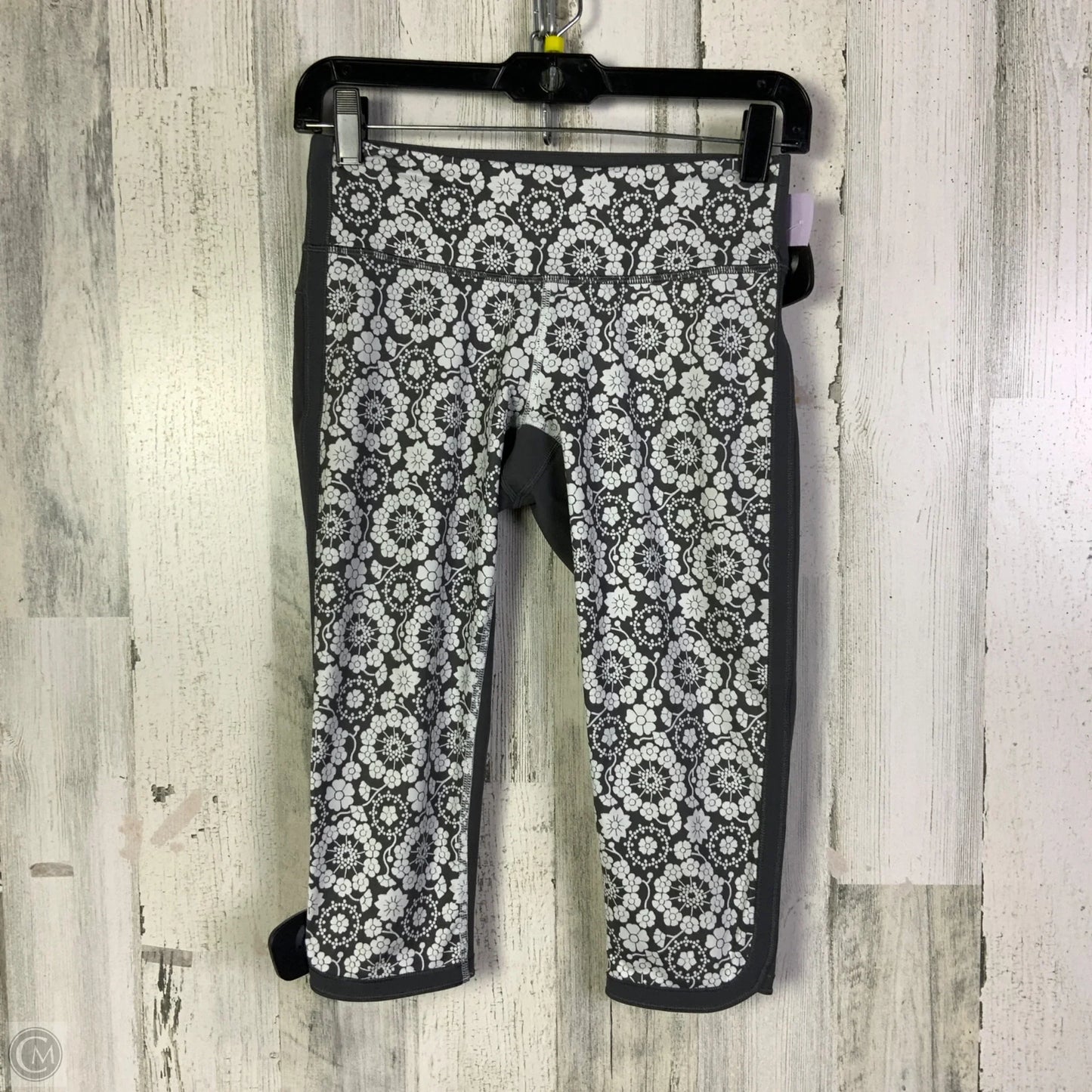 Athletic Leggings Capris By Lululemon In Grey & White, Size: S