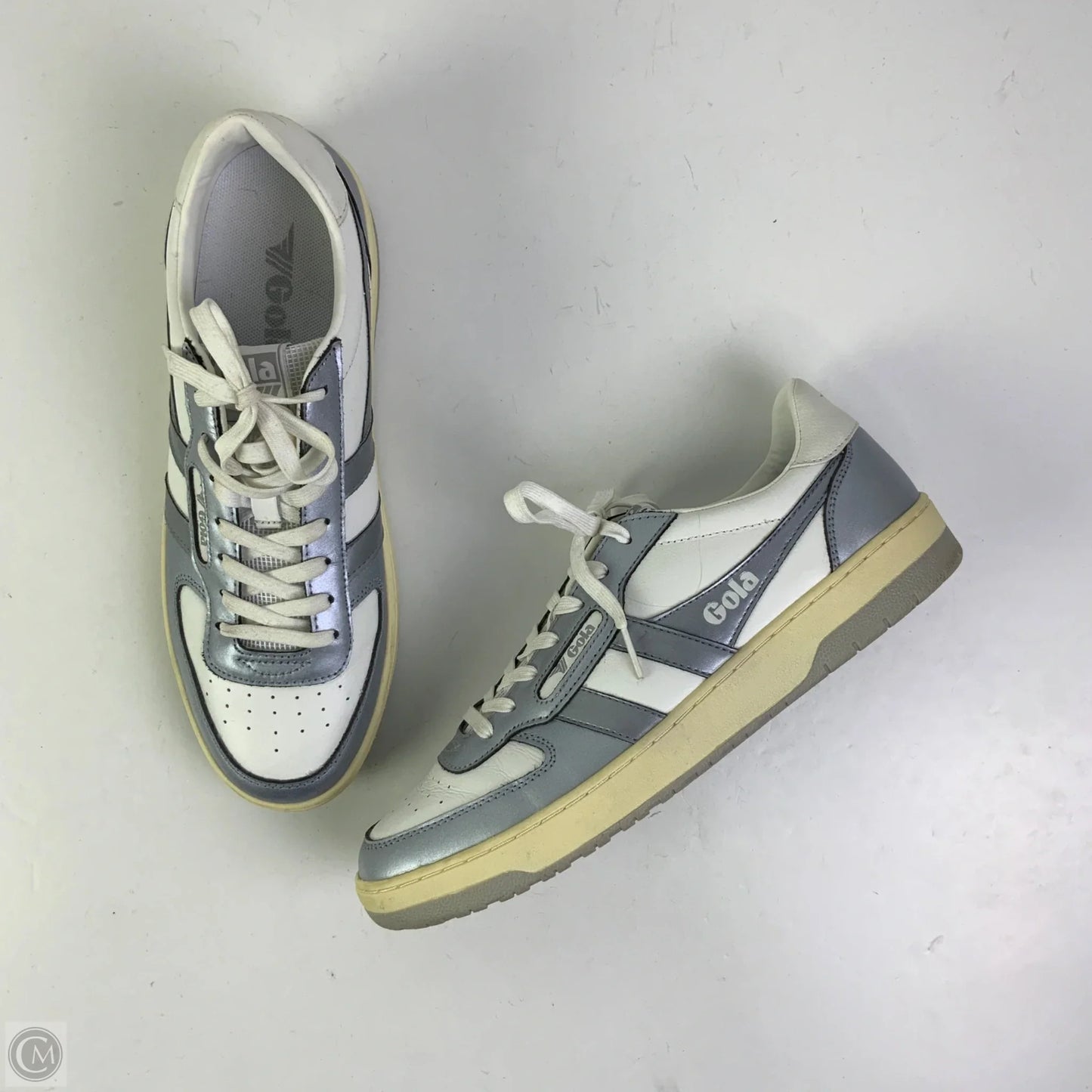 Shoes Sneakers By Gola In Grey & White, Size: 10