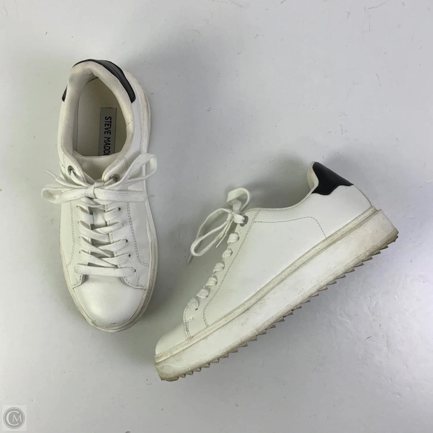 Shoes Sneakers By Steve Madden In White, Size: 9
