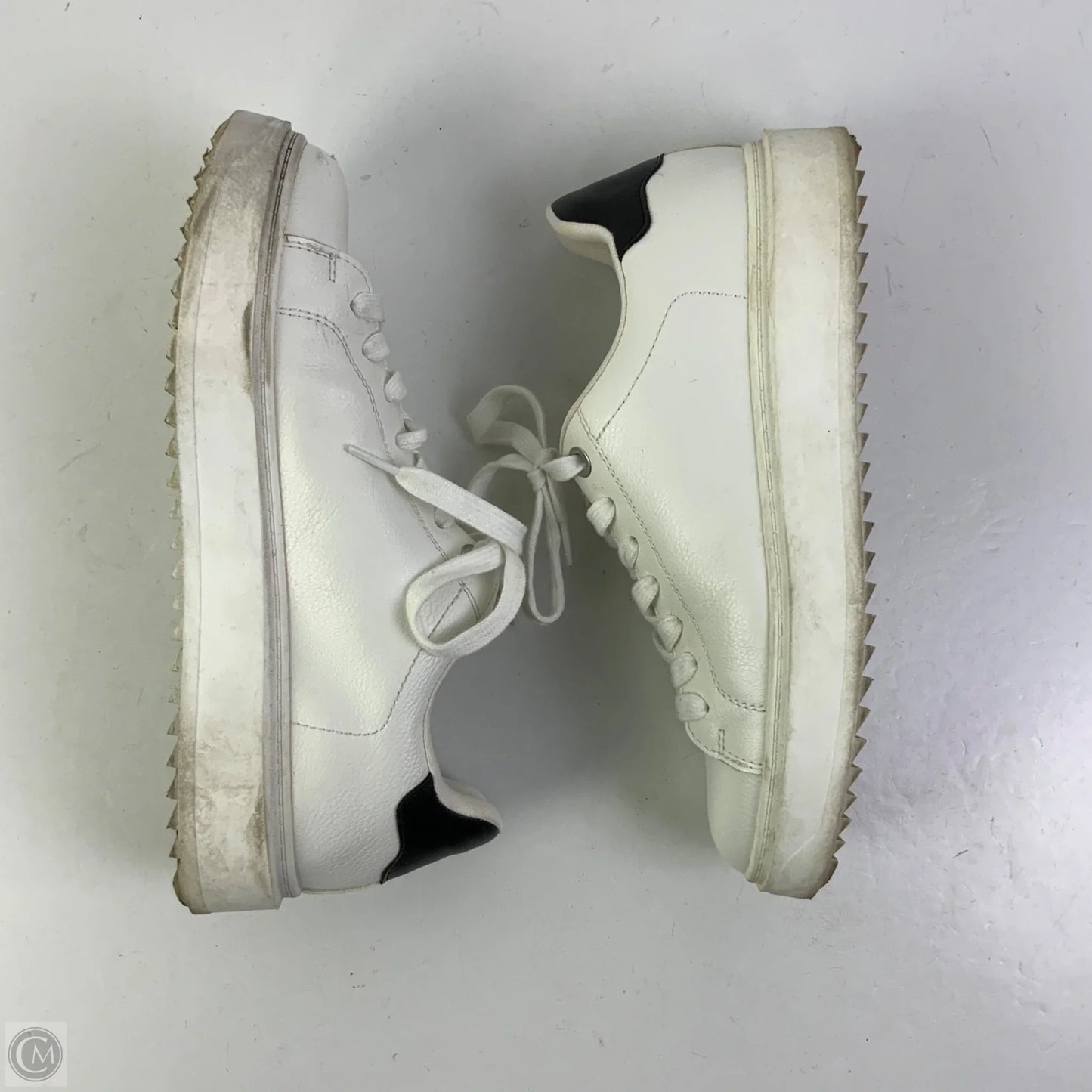 Shoes Sneakers By Steve Madden In White, Size: 9