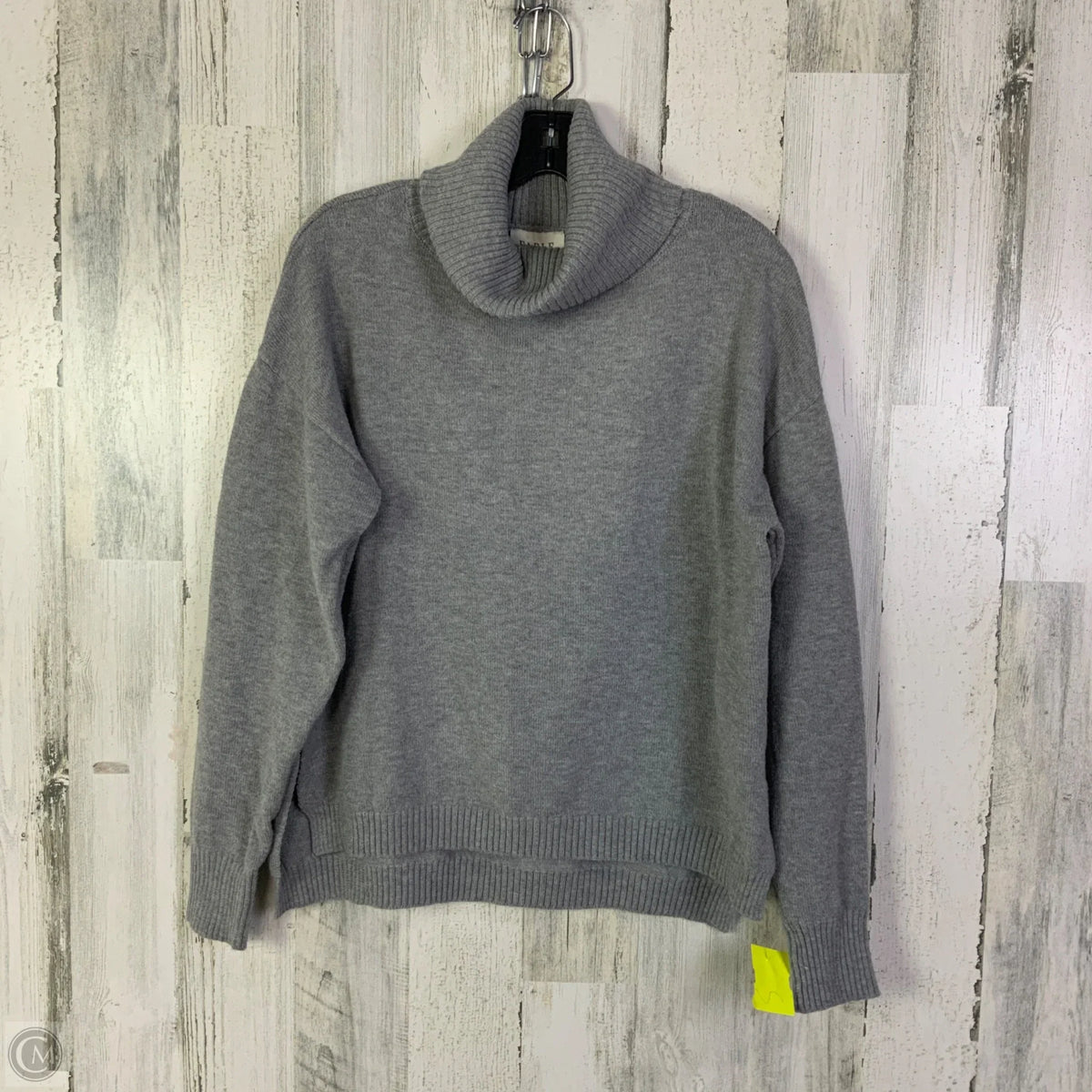 Sweater By Clothes Mentor In Grey, Size: M