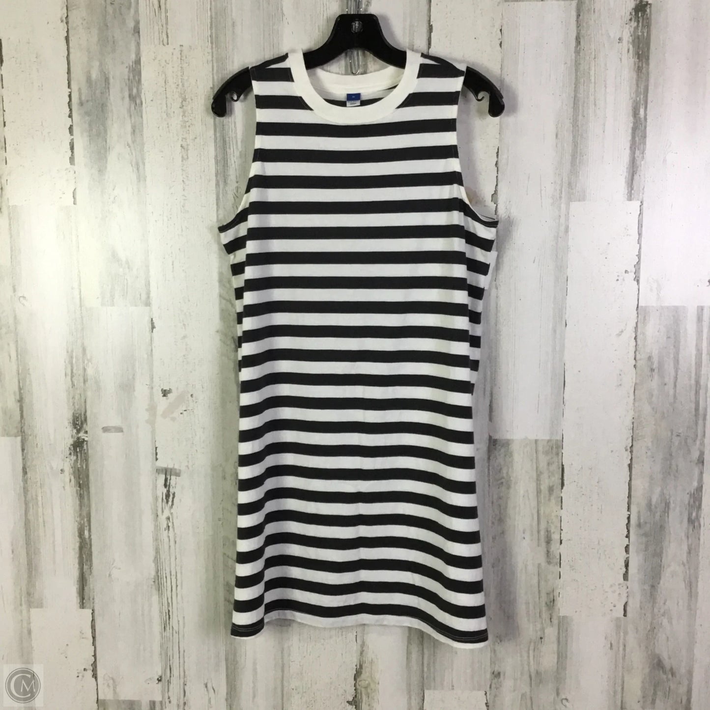 Dress Casual Short By Old Navy In Black & White, Size: M