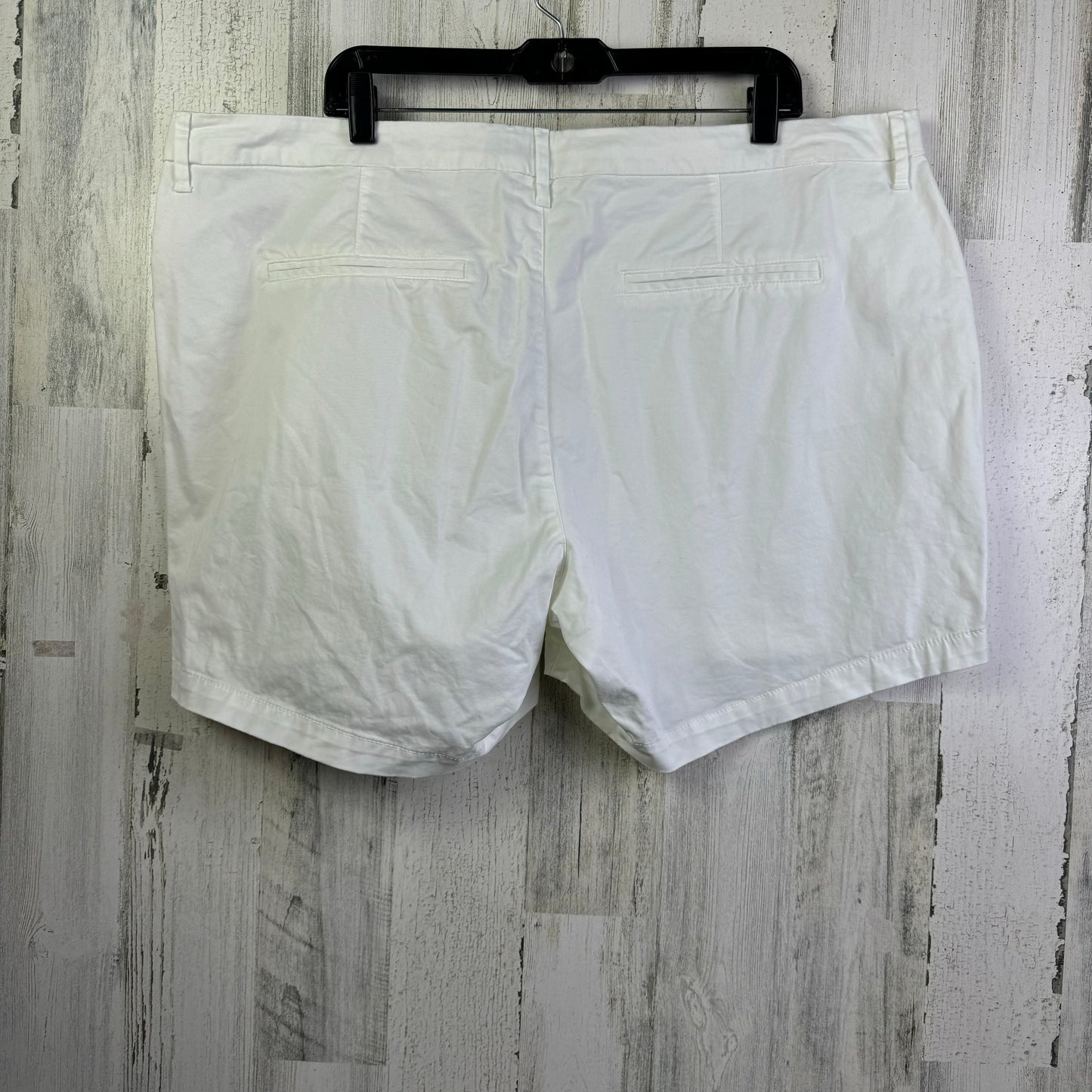 White Shorts Old Navy, Size 20