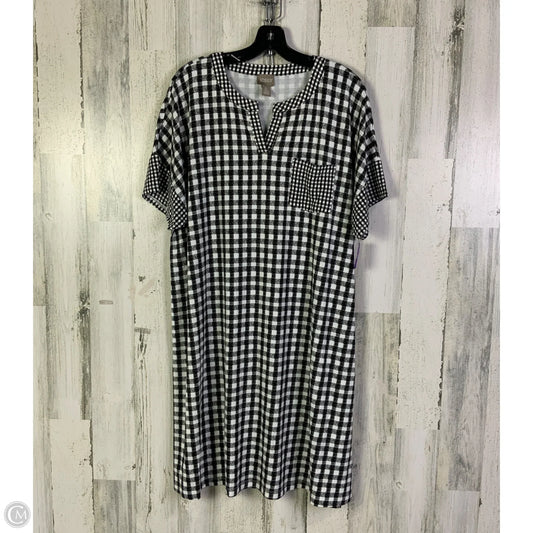 Dress Casual Short By Chicos In Black & White, Size: Xl