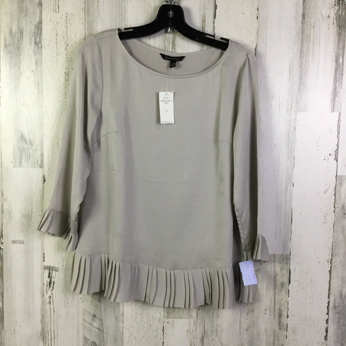 Blouse 3/4 Sleeve By Banana Republic In Silver, Size: S