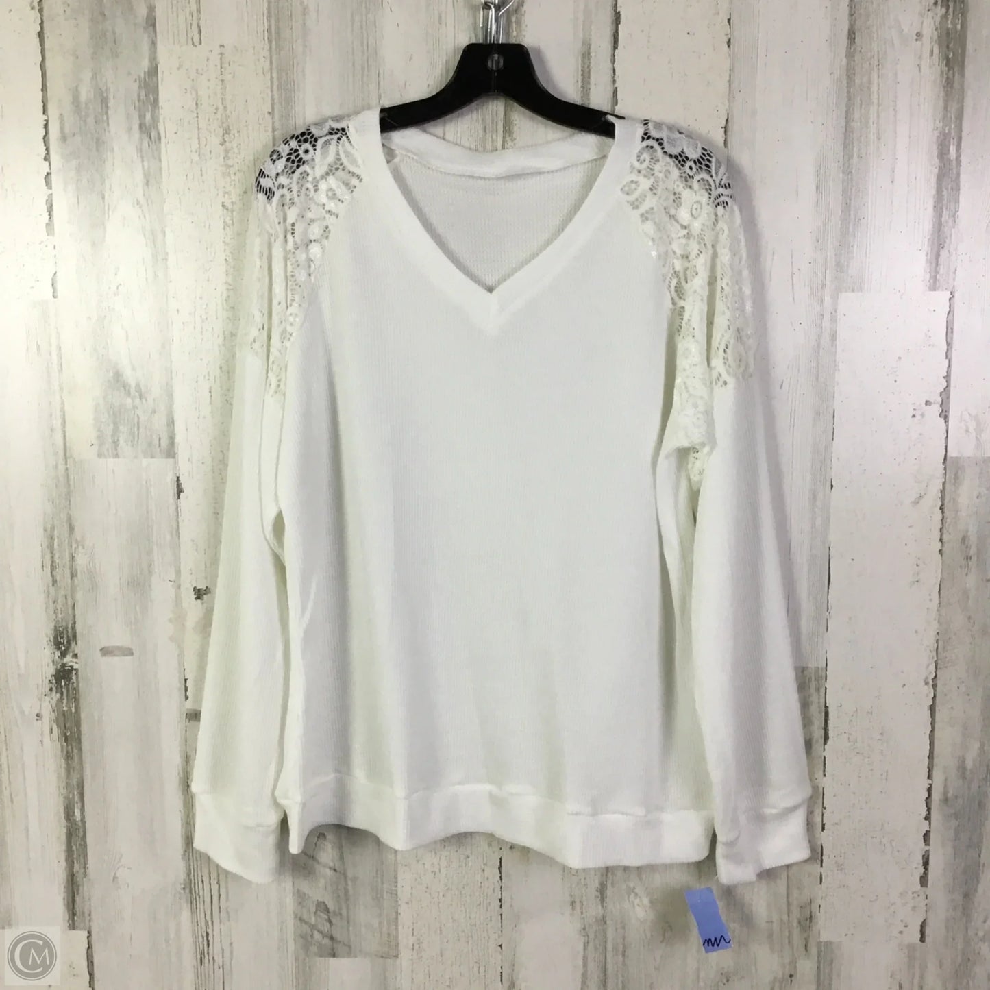 Top Long Sleeve By Cmf In White, Size: Xxl